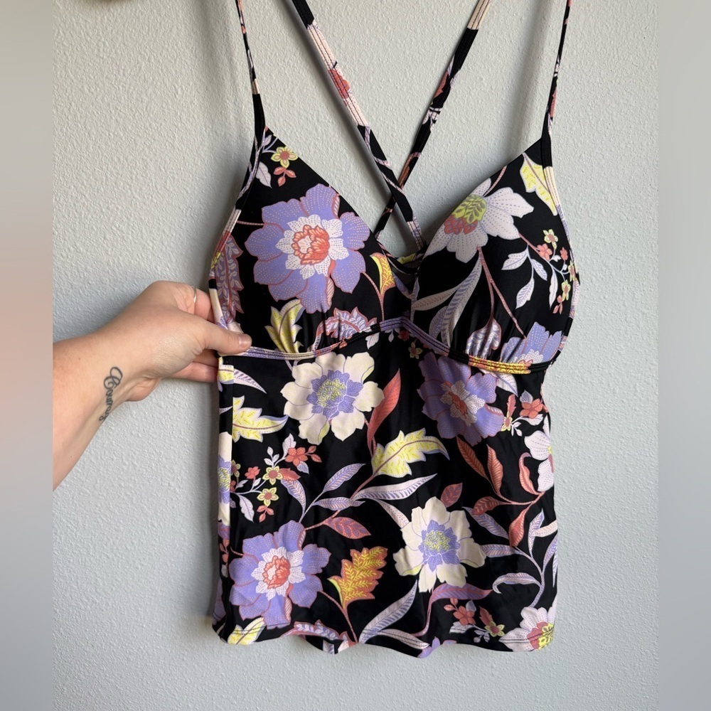 Hula Honey Women's Floral Swim Tankini Top Summer Vacation NWT Size Medium